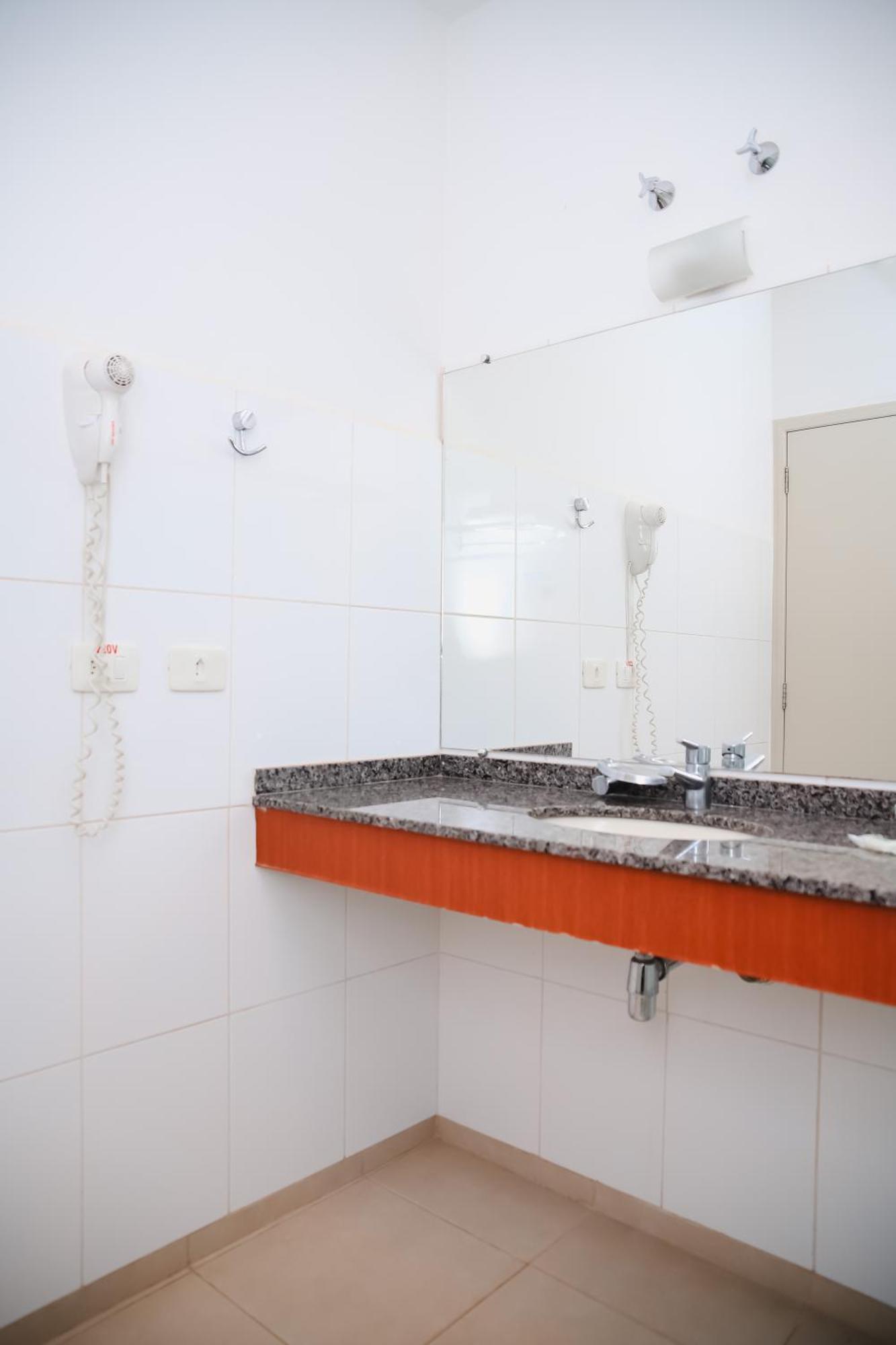 Hotel Agua Das Araras Paraguacu Paulista Phòng bức ảnh
